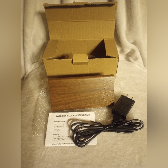 Wooden LED Digital Alarm Clock BROWN - Picture 8 of 8